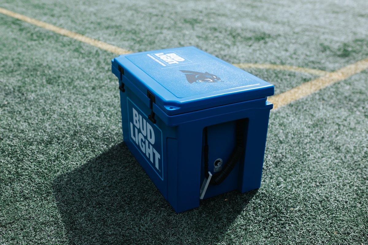 Panthers's tweet image. Kick off your first tailgate with this new cooler 🧊

RT for your chance to win!