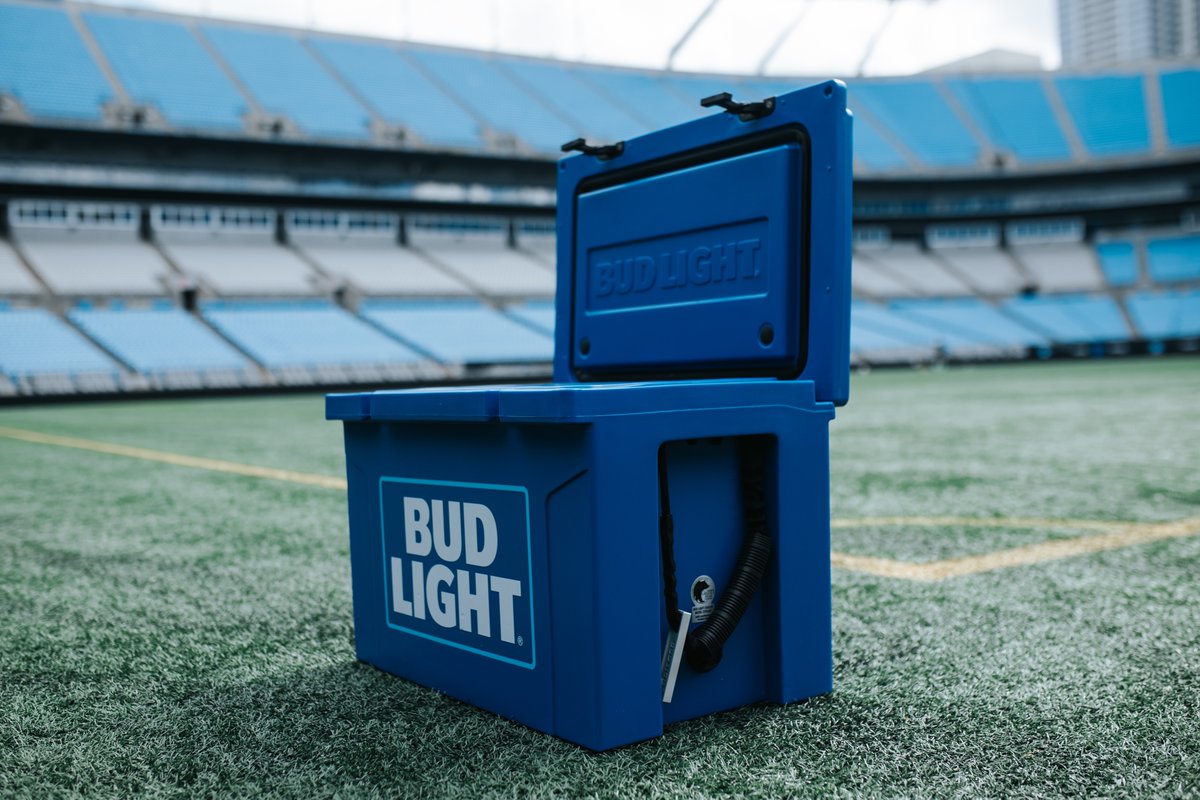 Panthers's tweet image. Kick off your first tailgate with this new cooler 🧊

RT for your chance to win!