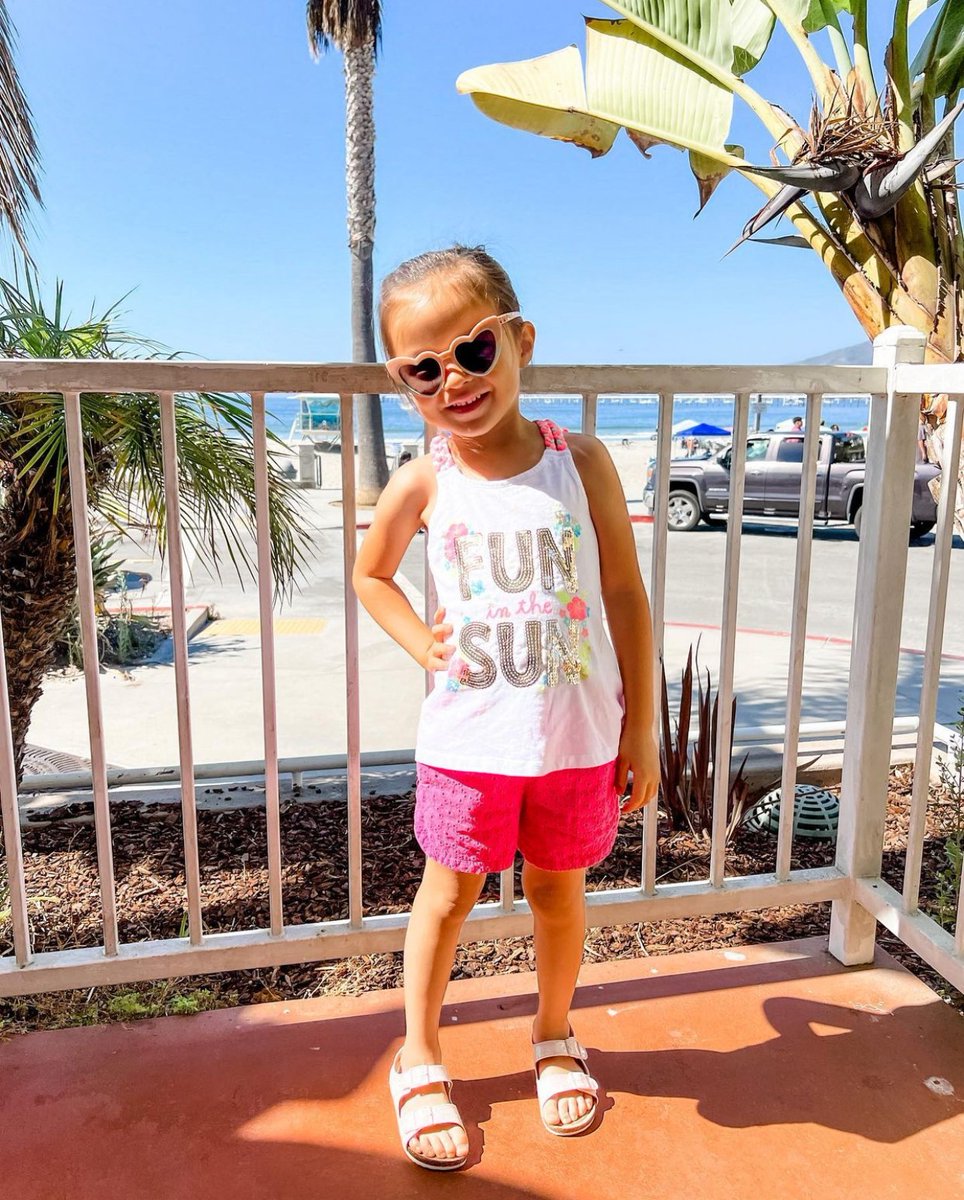 All smiles for this September sunshine! 😎 Soak up this gorgeous weather from your patio, the pool, or walk just a few steps to the beach. At Avila Lighthouse Suites, we make vacationing convenient &amp; enjoyable with endless options! 🌴

Photo: @eatsweetsandlive