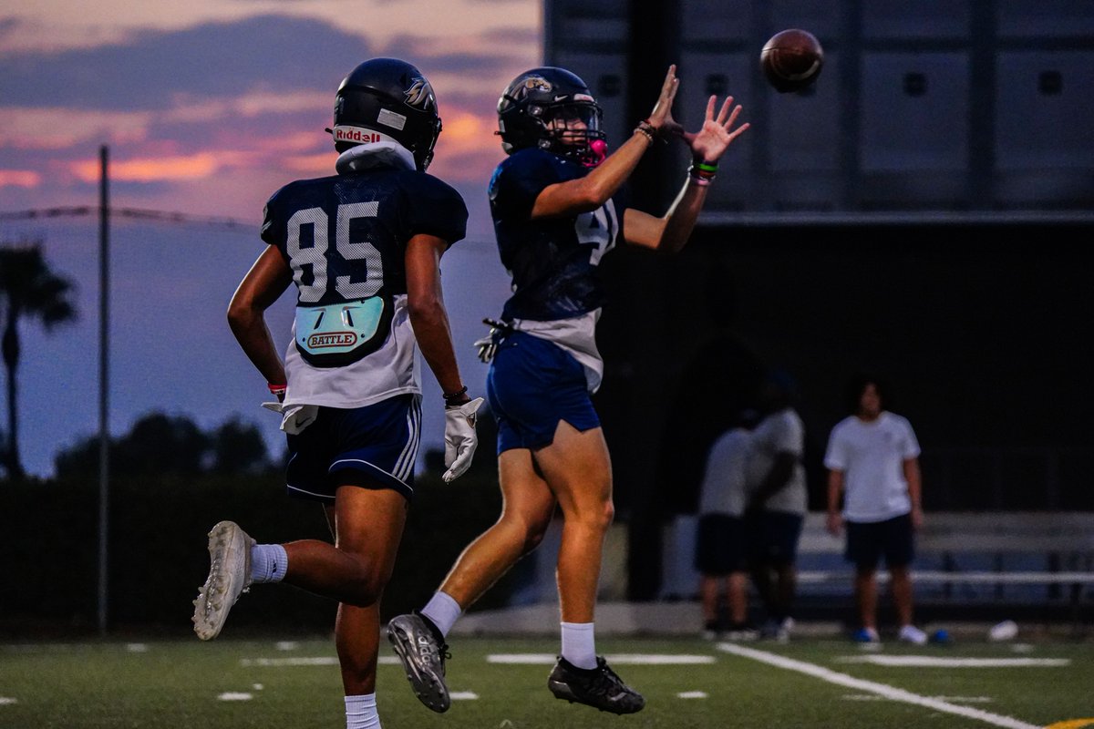 AriannaGrainey's tweet photo. Yesterday's sunset was a dream @CasteelFootball @casteeltdclub @CasteelAthletic https://t.co/33xcSL0mKl