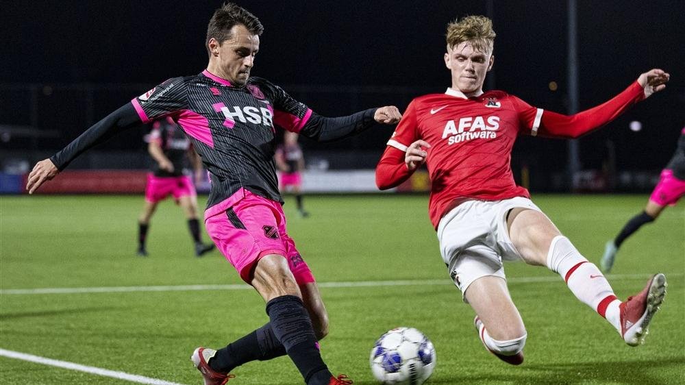 Scout Eredivisie ⚽🇳🇱 on Twitter: "Just watched some extra footage and I  believe Maxim Dekker (18) really is doing well in his first games for AZ-1.  Could become a pretty complete CB