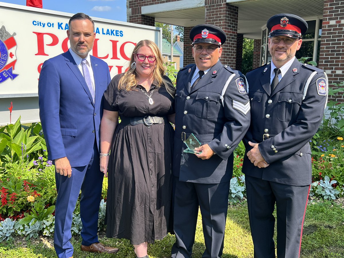 PoliceAssocON's tweet photo. Congratulations to Sgt. Brendan Johnston of the Kawartha Lakes Police Service on receiving his #policehero finalist award in the category of on-duty difference maker, uniform. Helping his police family after a tragic loss is difficult, but heroic. https://t.co/E2Oe248JUm