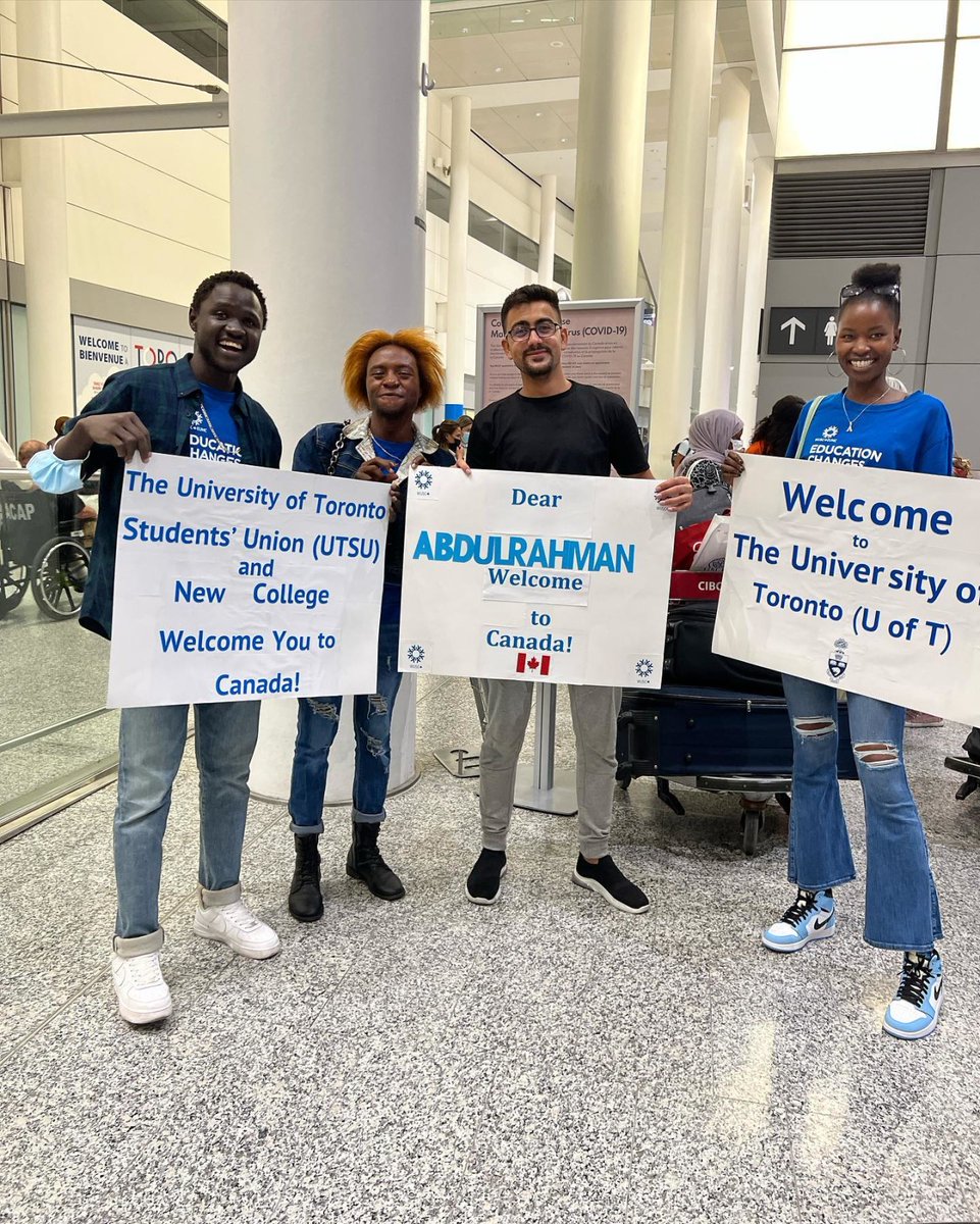WorldUniService's tweet photo. Members of the WUSC community are welcoming the newest cohort of the #StudentRefugeeProgram! They will be starting classes at post-secondary institutions, including @UofT @uvic & @mcgillu. Here are some of the heartwarming welcomes from airports across Canada. #SRPChangesLives https://t.co/w6bkIay1YP