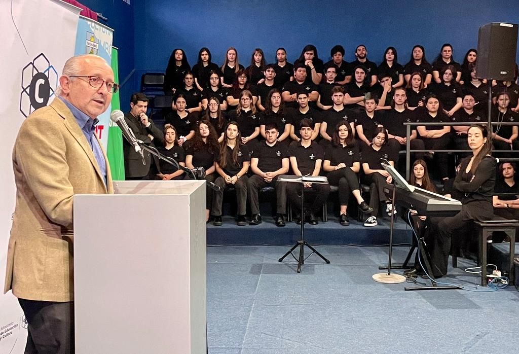 En el marco de la instalación de una importante red de centros culturales del <a href="/MEC_Uruguay/">Ministerio de Educación y Cultura</a> en el territorio nacional, hoy se nominó el #CentroCulturalNacional de #Tacuarembó con la presencia de <a href="/pdasilve/">Pablo da Silveira</a> y el director general de Cultura de Tacuarembó, Carlos Arezo.

<a href="/MEC_Uruguay/">Ministerio de Educación y Cultura</a>