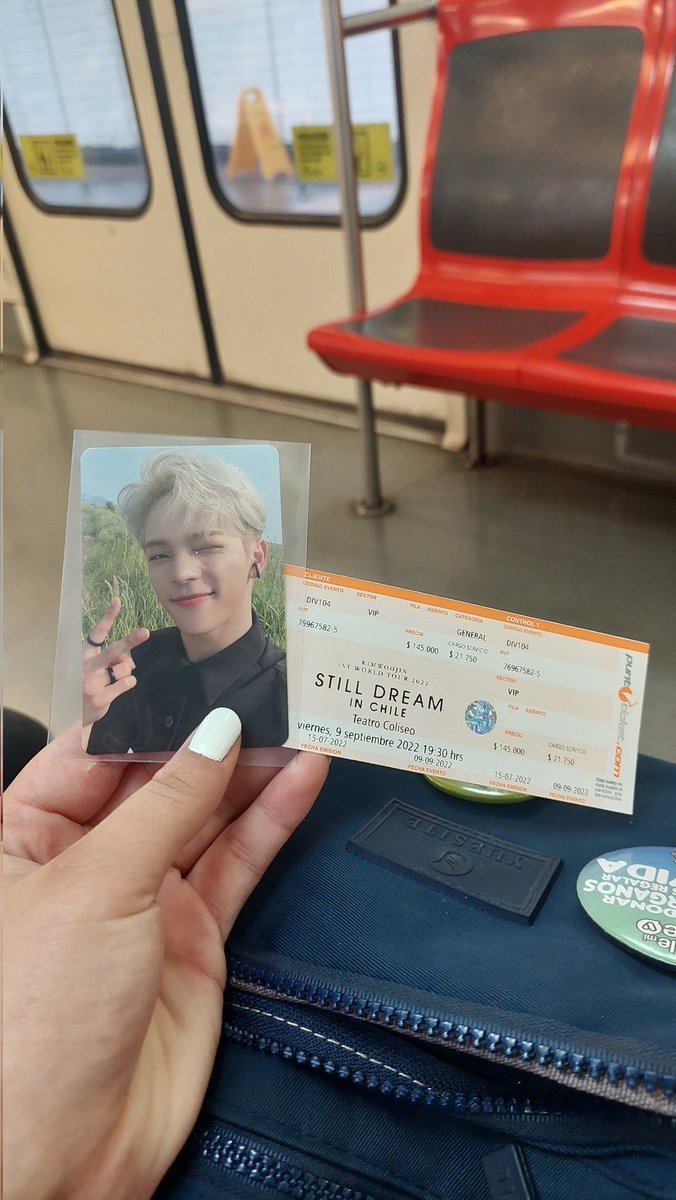 Espeeeeeeeeeee2's tweet photo. Aaaaaaaaa soy muy feliz, podré ver a Woo de cerquita y tener una foto con él y también un álbum autografiadoooooooo

#KIMWOOJIN #Cubs #KIMWOOJIN_in_Chile @woooojinn @10x_ent https://t.co/Jwi1FwBaTw
