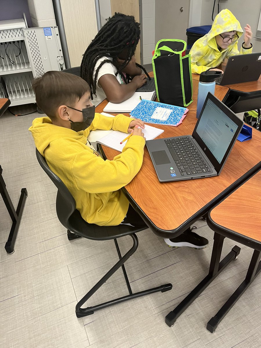 SDelormELA's tweet photo. Reading &amp; developing theory notes on different story elements! @CrecArtsMiddle1 https://t.co/Ko7di1hbcI