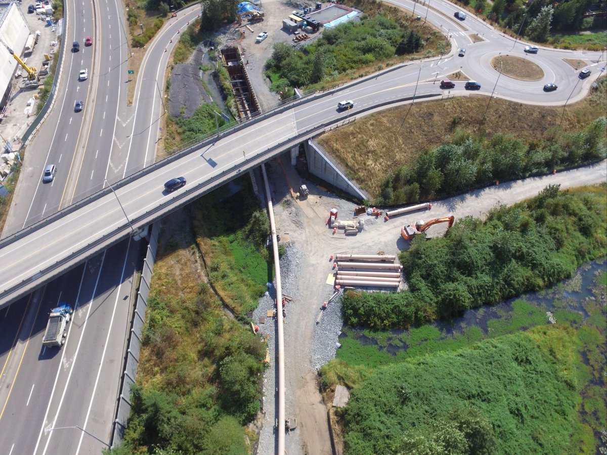 BlueFoxEng's tweet photo. Well done project teams!
We are proud to work alongside the construction teams of Pomerleau &amp; @CrossingGroup  to achieve this project milestone.

Fraser River: 1660m x 914mm HDD
Highway Ramp: 127m x 2134mm PipeJack

#trenchless #engineering #HDD #construction #pipelines #pipejack https://t.co/JIQ5jsTlUy