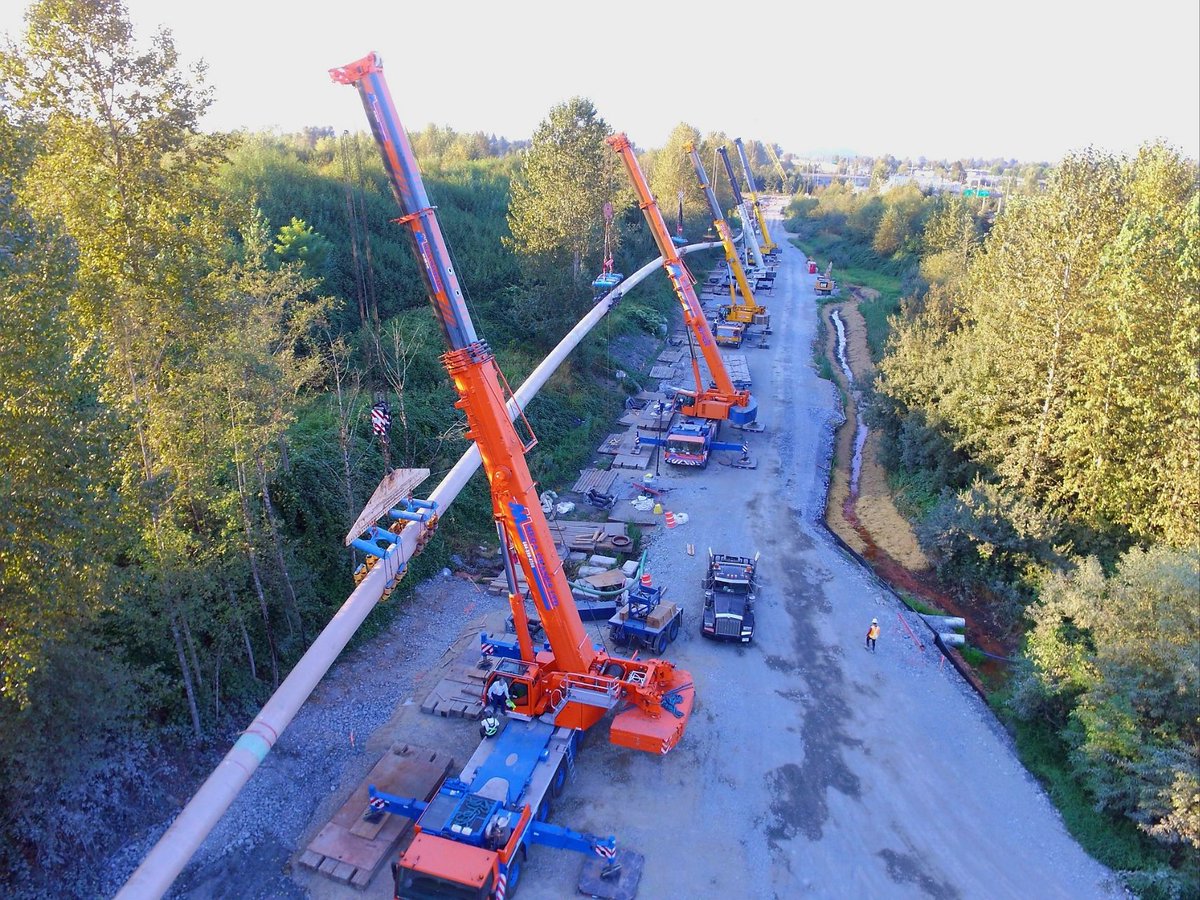 BlueFoxEng's tweet photo. Well done project teams!
We are proud to work alongside the construction teams of Pomerleau &amp; @CrossingGroup  to achieve this project milestone.

Fraser River: 1660m x 914mm HDD
Highway Ramp: 127m x 2134mm PipeJack

#trenchless #engineering #HDD #construction #pipelines #pipejack https://t.co/JIQ5jsTlUy