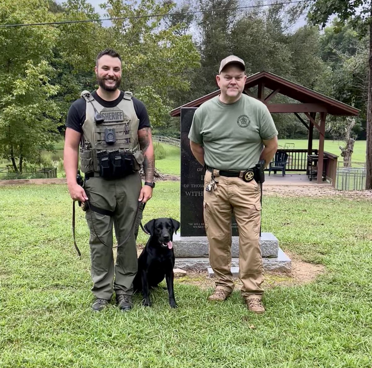 HCSO_K9Tora's tweet photo. Today, Deputy Travis Kirkland and K-9 Tora graduated with their certifications in drug detection and tracking. This fully certified team will be ready for duty early next week!
#K9Tora
#K9Unit
#CertifiedTeam
#Team
#CrimeFightingDuo
#ReadyForAction
#LabradorK9 https://t.co/QWfFKKkvRE