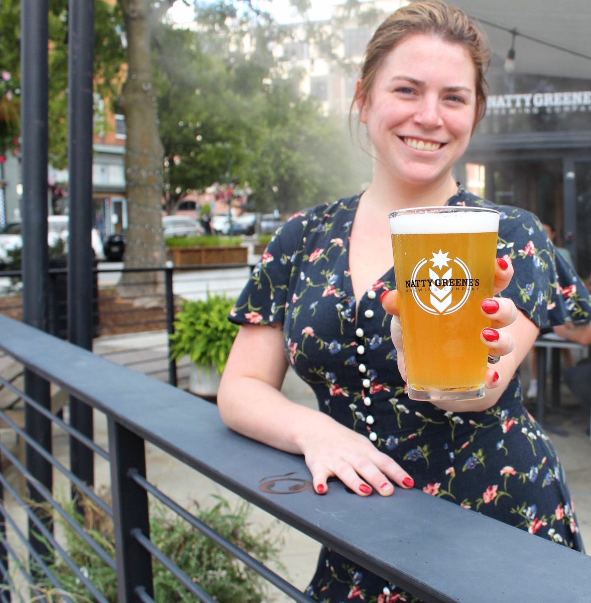 Natty_Greenes's tweet photo. Say hello to our 3rd annual Fresh Cut Pale Ale 🌱 
Brewed with 100% hand picked &amp; cured NC Whole Cone Cascade hops, thanks to our Brewers. An elegant citrus bouquet and clean, crisp malt. Only on draft or in growlers. 5.8% ABV 🍻 
——
#nattygreenes #ncbeer #nchops #dgso https://t.co/HLLqs2fViL