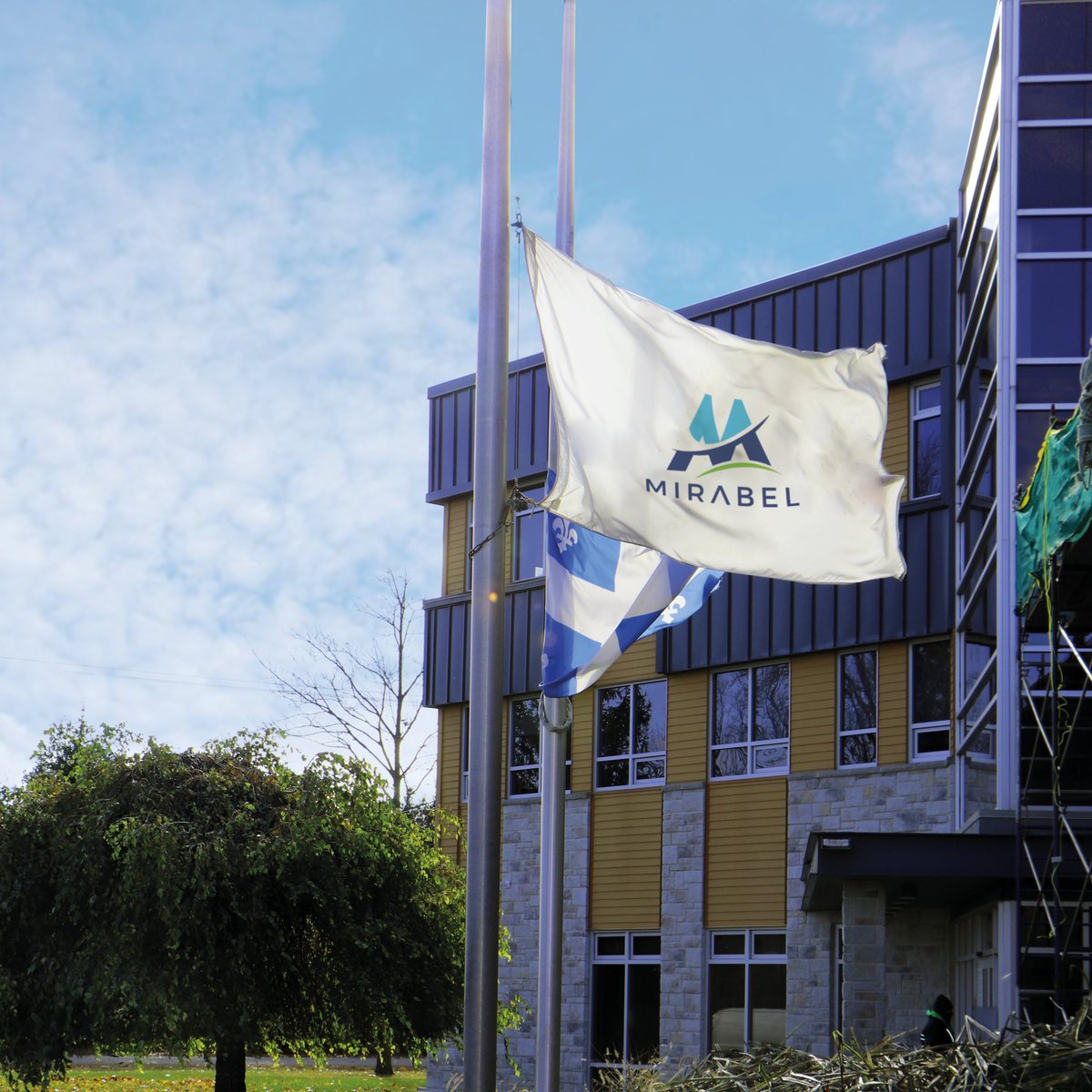 La Ville de Mirabel met ses drapeaux en berne, à la demande du premier ministre, monsieur François Legault, en guise d’hommage à la reine Élisabeth II, décédée le 8 septembre 2022, à 96 ans.

Les drapeaux sont en berne jusqu’au crépuscule, le jour du service commémoratif.