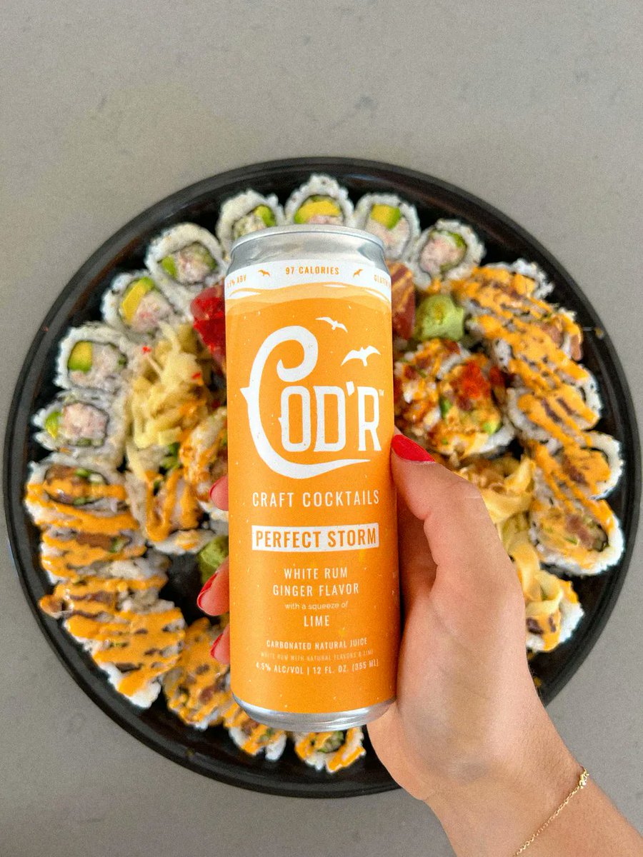 capecodr's tweet image. Cod&apos;r + sushi = the Perfect Storm 😎

Perfect Storm is a light bev with ginger and a hint of lime. Because of this touch of ginger, it pairs perfectly with your spicy tuna, California roll, or any other sushi you enjoy.

What is your fav sushi roll to pair with a Cod&apos;r?

#capecod