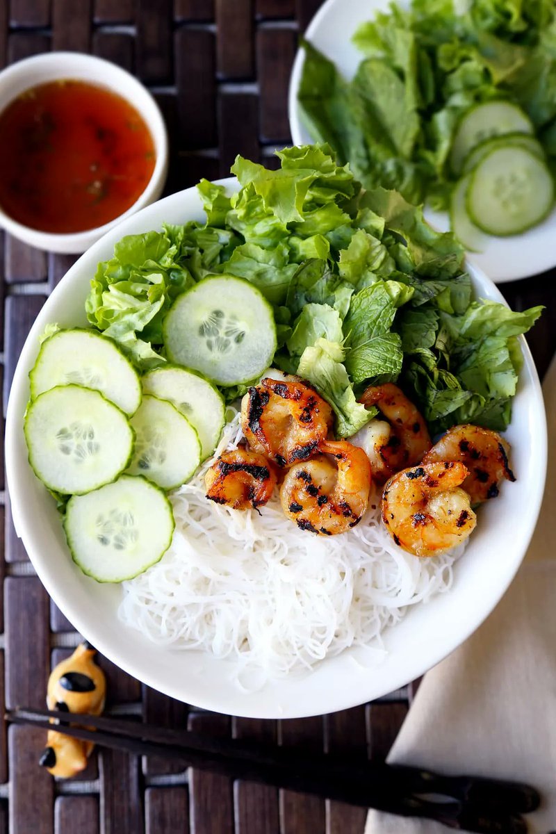 misspickledplum's tweet photo. A fresh, light Vietnamese noodle dish with caramelized shrimp, fragrant herbs and nuoc cham dipping sauce. This Shrimp Bun Recipe is ready in 25 minutes!
#easyrecipes #f52grams #noodles #nuoccham
Get the Recipe 👉 https://t.co/3qsKIFJdNA https://t.co/yCrrpxxoab