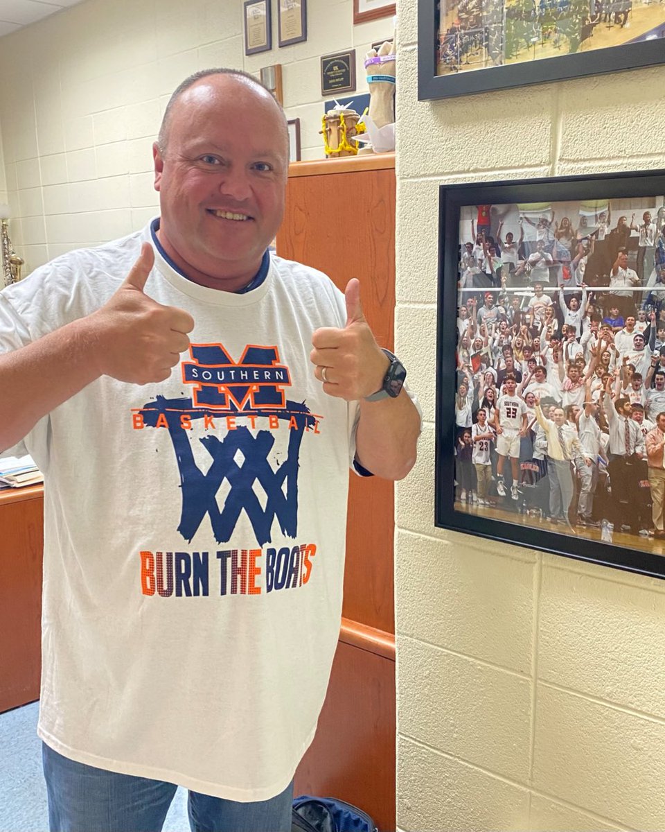 MSHS Band Director David Ratliff took all 75 of his surveys to help our basketball team with a recent fundraiser to earn a new ”Burn the Boats” shirt! We appreciate your support 🔥 🛶