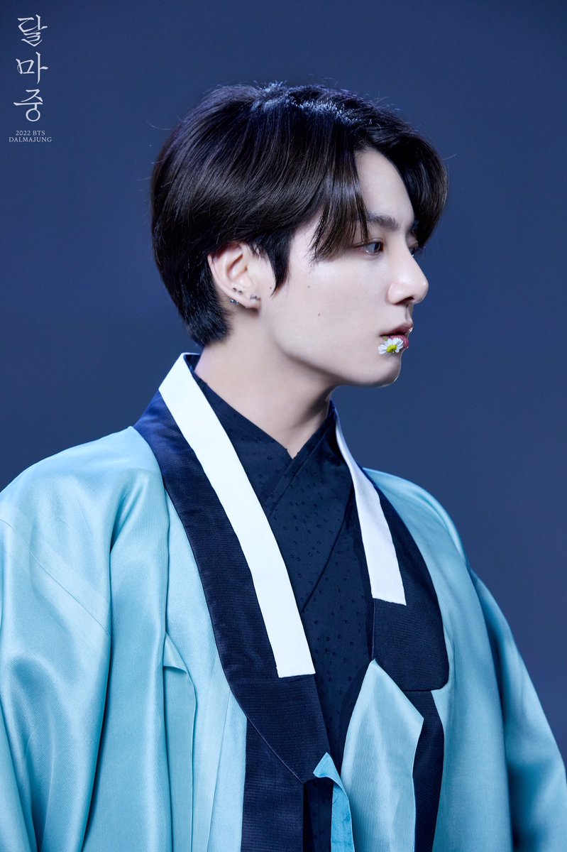 zheongguki's tweet photo. 2022 BTS 달마중 - Jungkook Behind Cuts https://t.co/MWobaVdkdM