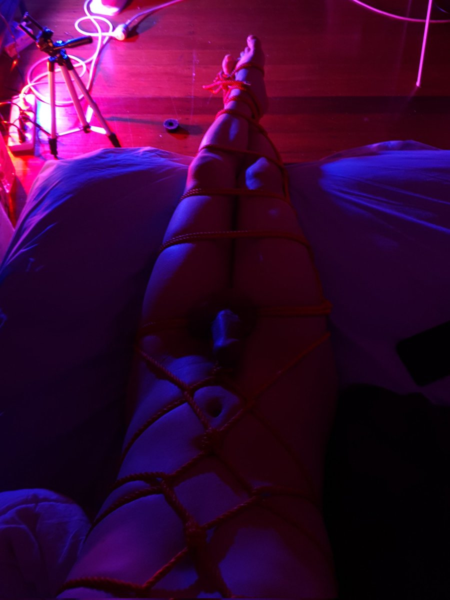 Cottontail001's tweet photo. Some shibari practice. One of my friends said I look like a loli/shota in the red pic.
#femboy #shibari https://t.co/qsHjA652zK
