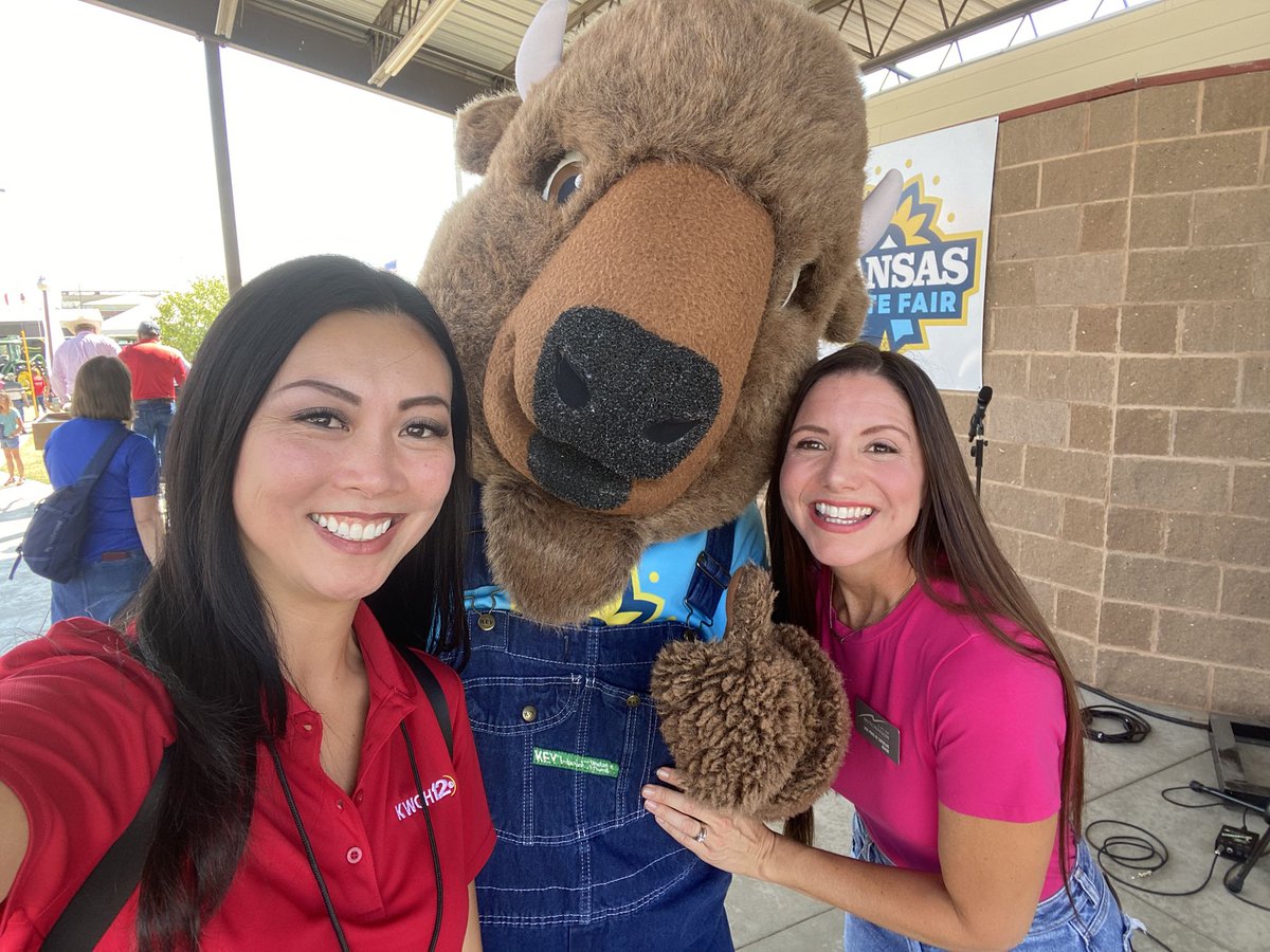 LilyWuKansas's tweet photo. Kicking off the 109th annual Kansas State Fair. This is a celebration of everything and everyone in #myKansas🌻
@KansasStateFair organizers hope to get back to 325,000-350,000 attendance this year (281,000 attendance in 2021).
#WheresWu #kwch12 #WorkWithWu #ksf22 #KSfair https://t.co/B2I9Qptgqq