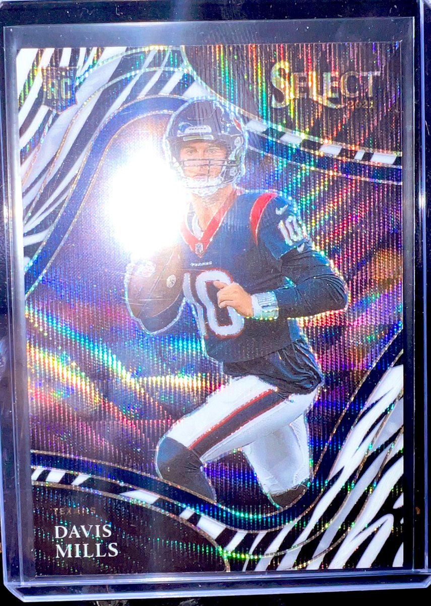 thorscctcg's tweet photo. Friday mail day fire showed up . Wanna give a shout-out to @hobby_legends for pulling this gem. @Cardcollector2 @CardPurchaser #FridayBangers #Mailday 🔥 https://t.co/8QQbZJd0eY