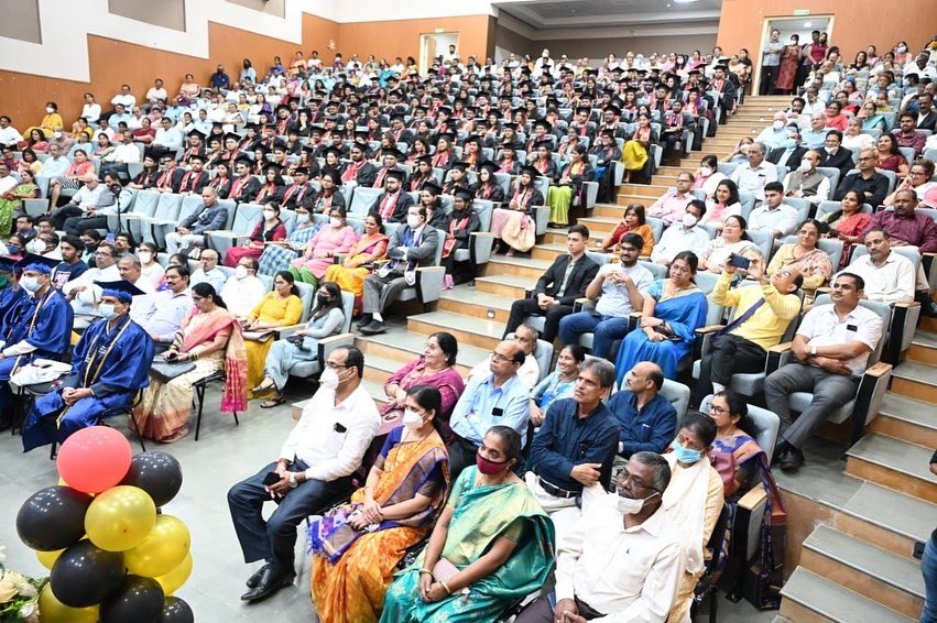 visrane's tweet photo. It was my privilege to attend the graduation ceremony of the batch of 2016 at @GoaGmc in the presence of Dr. Shivanand Bandekar, Shri Y.V.V.J. Rajasekhar, Dr. Jagdish Cacodkar, Dr. Sameer Sardesai and other faculty of GMC. https://t.co/GSaanYrd9V