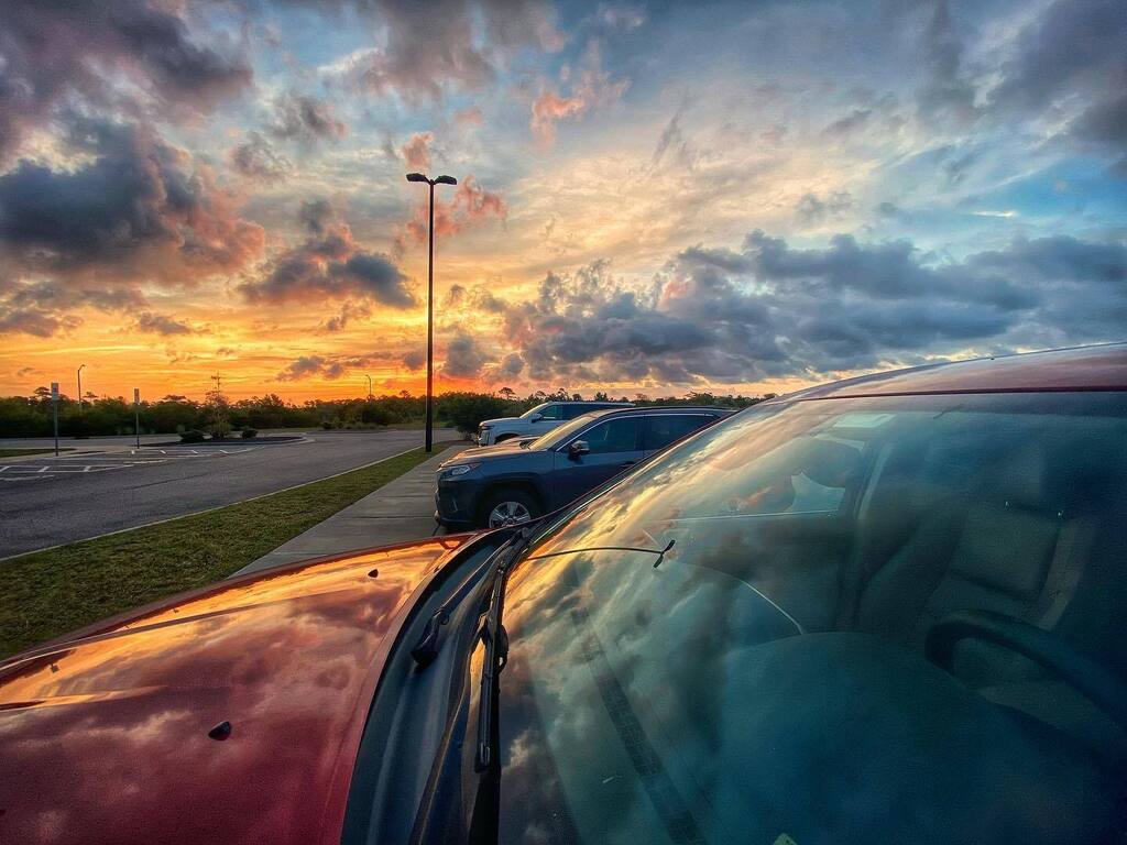 noblenr's tweet photo. Morning Sunrise Reflections #sunrise #stjamesplantation #reflections #jeep #sky_brilliance #rsa_light rsa_light_members #southportnc #oakislandnc #brunswickcountync #dosher https://t.co/qv3GdFLAF3 https://t.co/pM12MIZYKn
