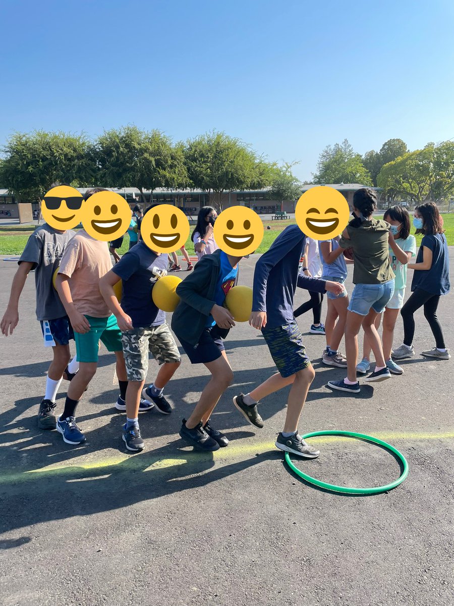 mrschingsclass's tweet photo. Working as a team to become a caterpillar today in PE! https://t.co/8tEcZIBTsJ
