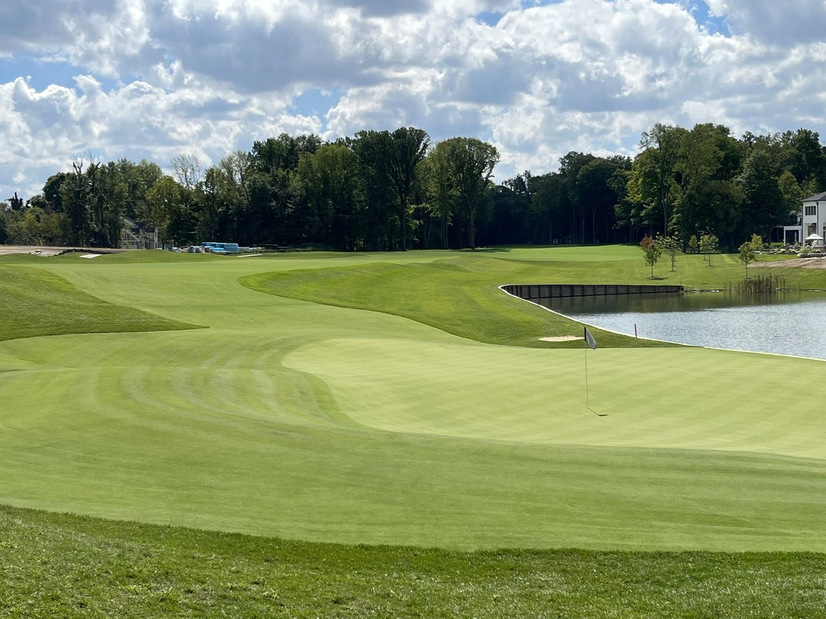 HFTurf's tweet image. Crew killed it this week prepping for member-member! Mother Nature with an assist as well. Good luck to all of those playing!