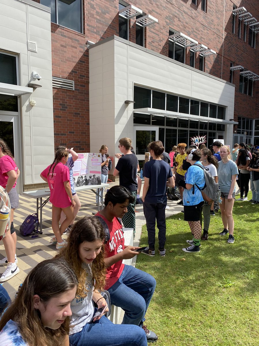 The first Freshman Friday of the year was a HUGE success. Tons of students getting connected through clubs! <a href="/ApexHighSchool/">Apex High School</a> #SolidAsAROC