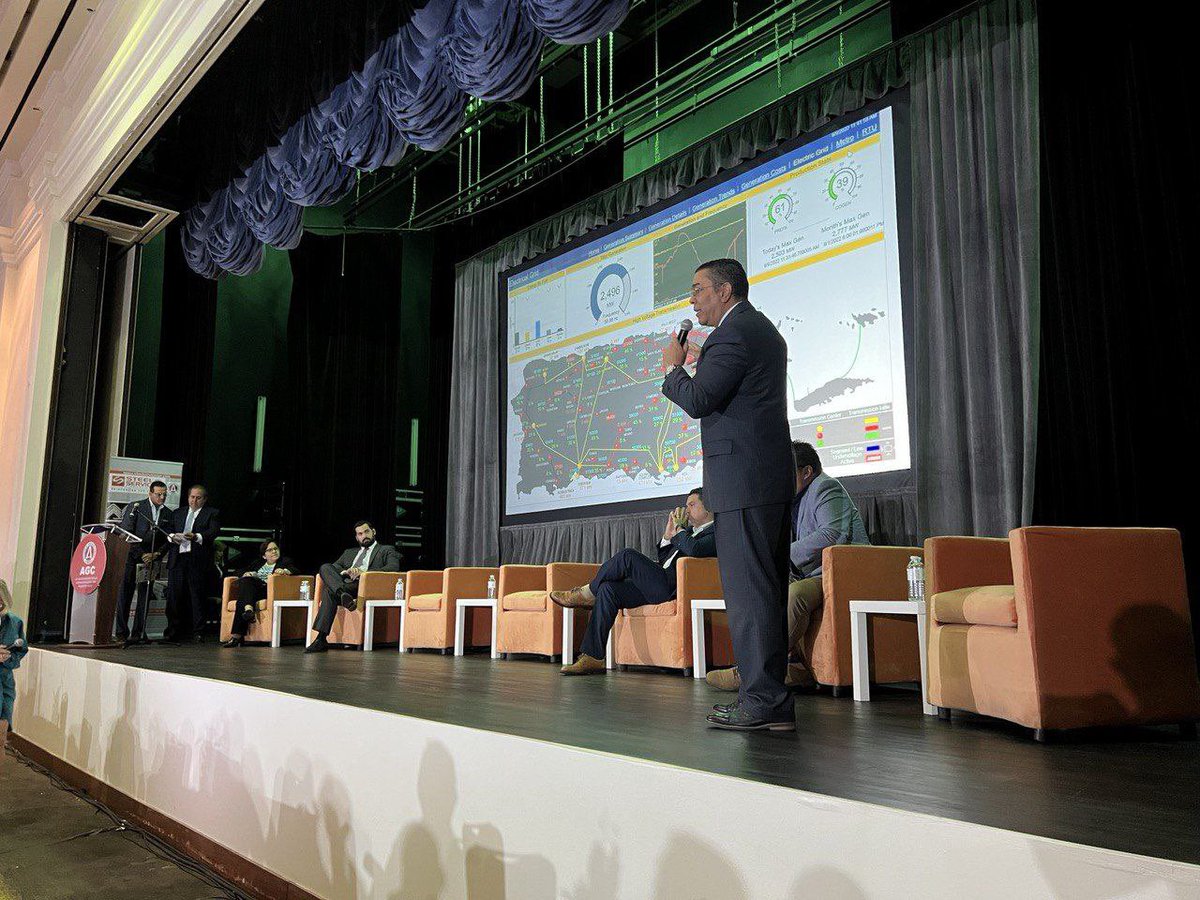 AEEONLINE's tweet photo. Director ejecutivo AEE, Ing. Josué A. Colón Ortiz, junto al Lcdo. Fernado Gil, presidente de su Junta, participaron del Foro de Energía durante la convención de la @AGCPRChapter, donde se habló sobre el progreso del sector energético y se contestaron preguntas sobre el tema. https://t.co/gabidPg4mB