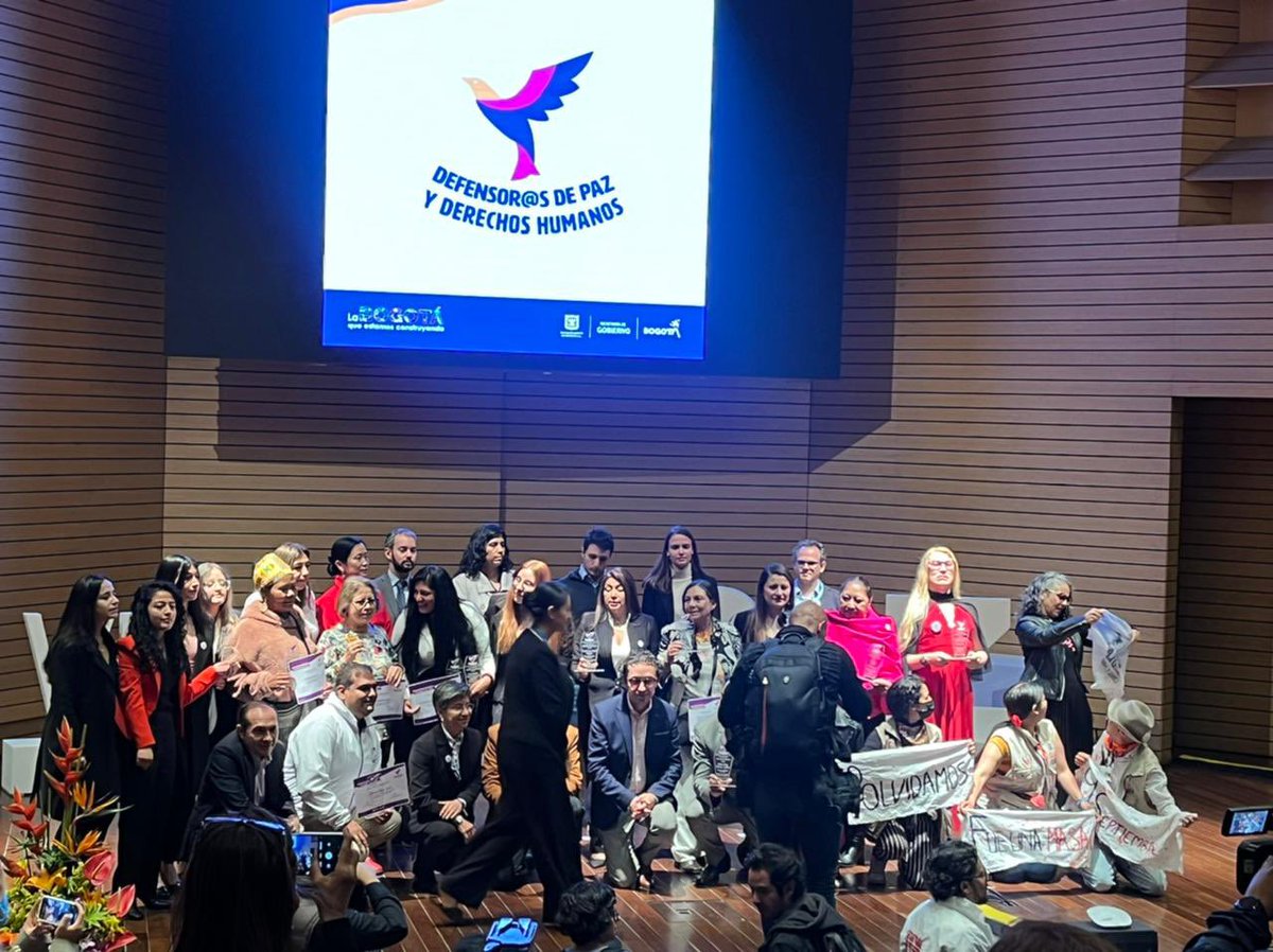 Felicitamos a nuestra compañera <a href="/ANTONIAAGREDA/">ANTONIA AGREDA</a> por el  premio que le entrega <a href="/GobiernoBTA/">Secretaría de Gobierno</a> como gestora de  paz y derechos humanos. 👏🏻👏🏻👏🏻🇨🇴