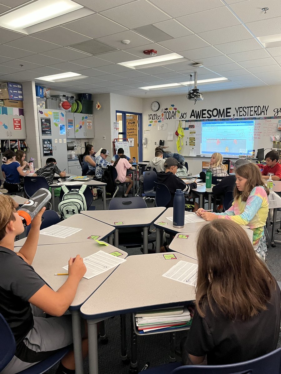 Love listening to the thinking and reasoning happening in @mrsleberecht class surrounding the Skittles #threeacttask. Thanks for these cool activities <a href="/gfletchy/">Graham Fletcher</a>! <a href="/WindsorWildcats/">WindsorWildcats</a> #mathisfun