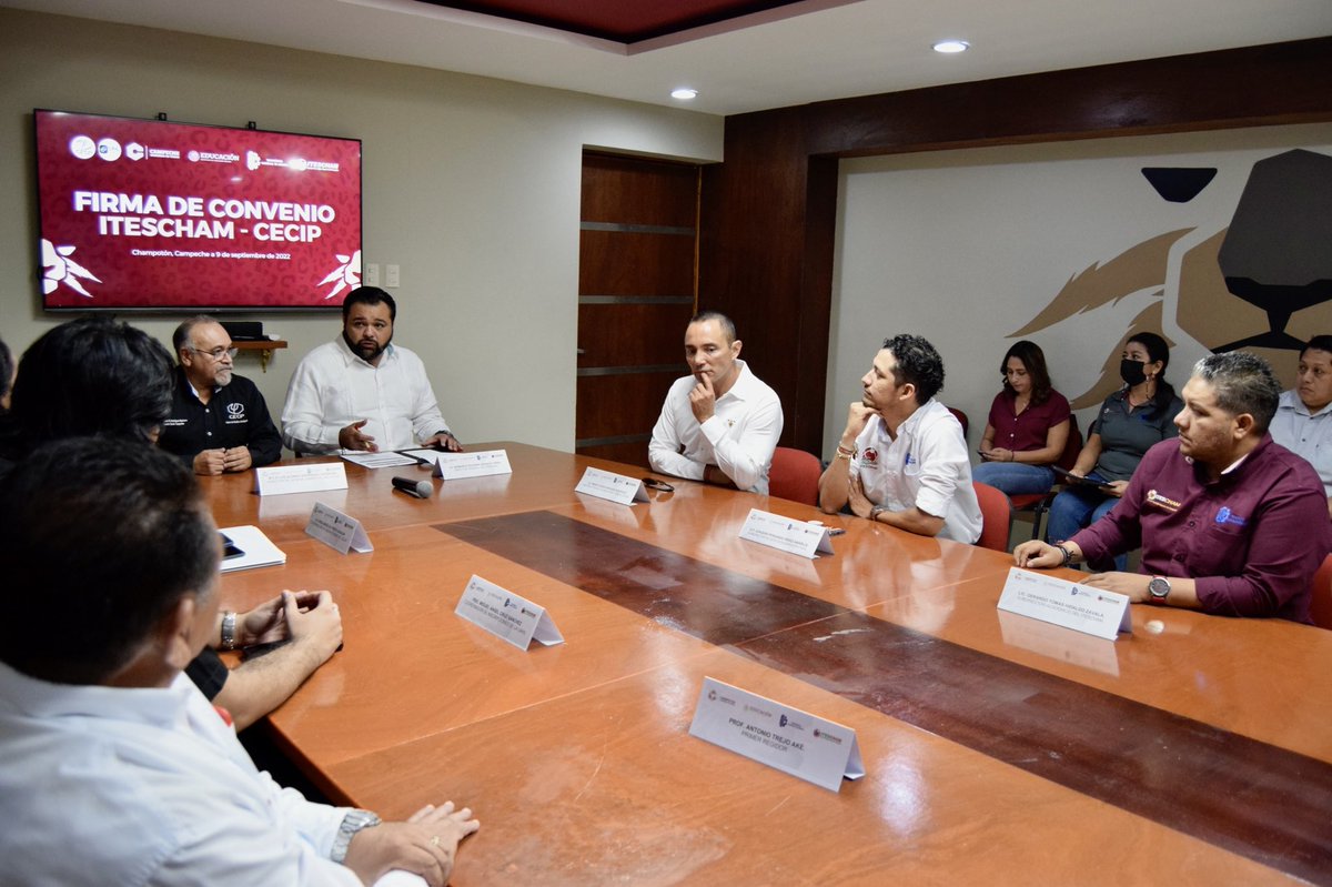 IteschamOficial's tweet photo. Nuestro director @BismarckRichaud, signó convenio con el titular de #CECIP, Luis Rodriguez Barbosa, con el objetivo de aplicar acciones en materia psicológica, así como, investigación, residencia y servicios sociales.
#TecNMChampotón
#ContruyeTuFuturoEnElITESCHAM
#GobiernoDeTodos https://t.co/nzKtWiMPBR