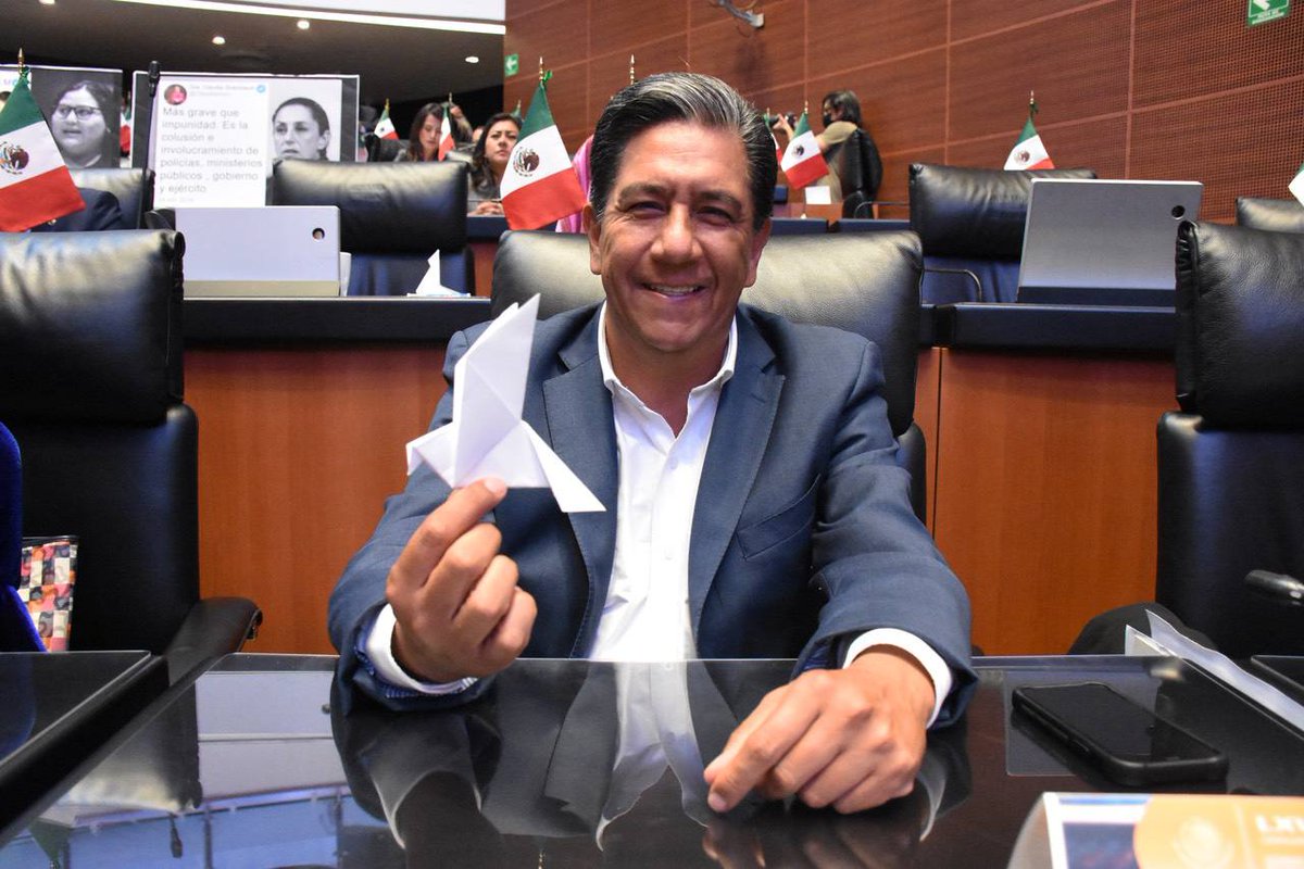 BancadaNaranjaS's tweet photo. El Gobierno federal sigue evadiendo su responsabilidad de cambiar la estrategia de seguridad y construir un México en paz. https://t.co/qJ4GVAVsSl