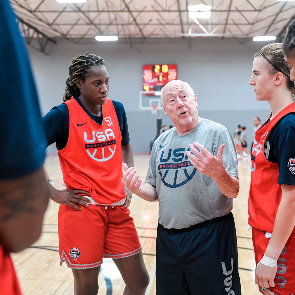 AtlantaDream's tweet photo. In training, don't text📵

#DoItForTheDream x #USABWNT https://t.co/pK9g1jSYFn