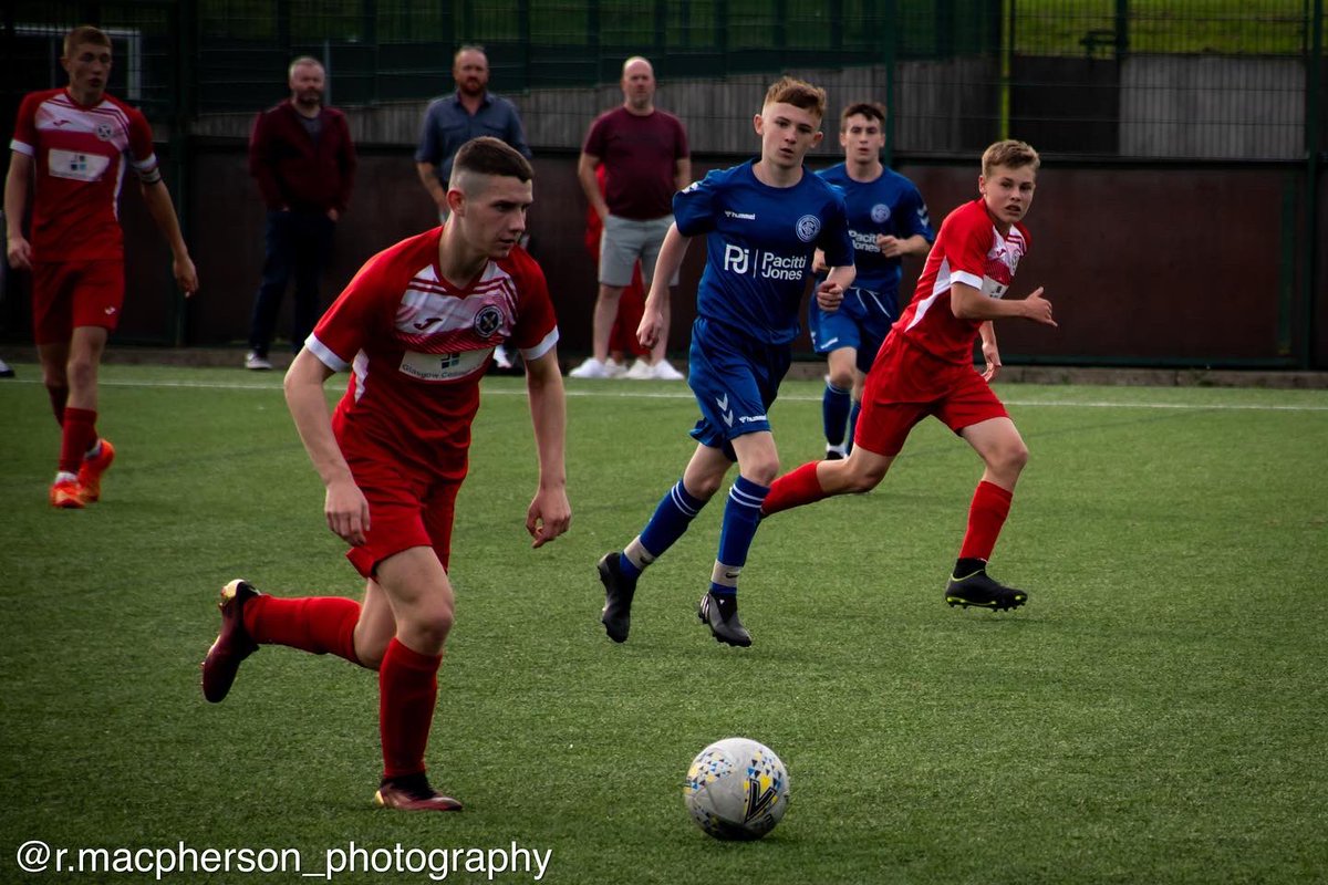 photo_macph's tweet photo. A few weeks ago I had the opportunity photograph a football game for @glsgoathletic06 ! This was my first opportunity to try sports photography and I look forward to doing more of it in the future! 

#photography #art #sport #sports #football #sportsphotography #photographer https://t.co/R24XI8orA8