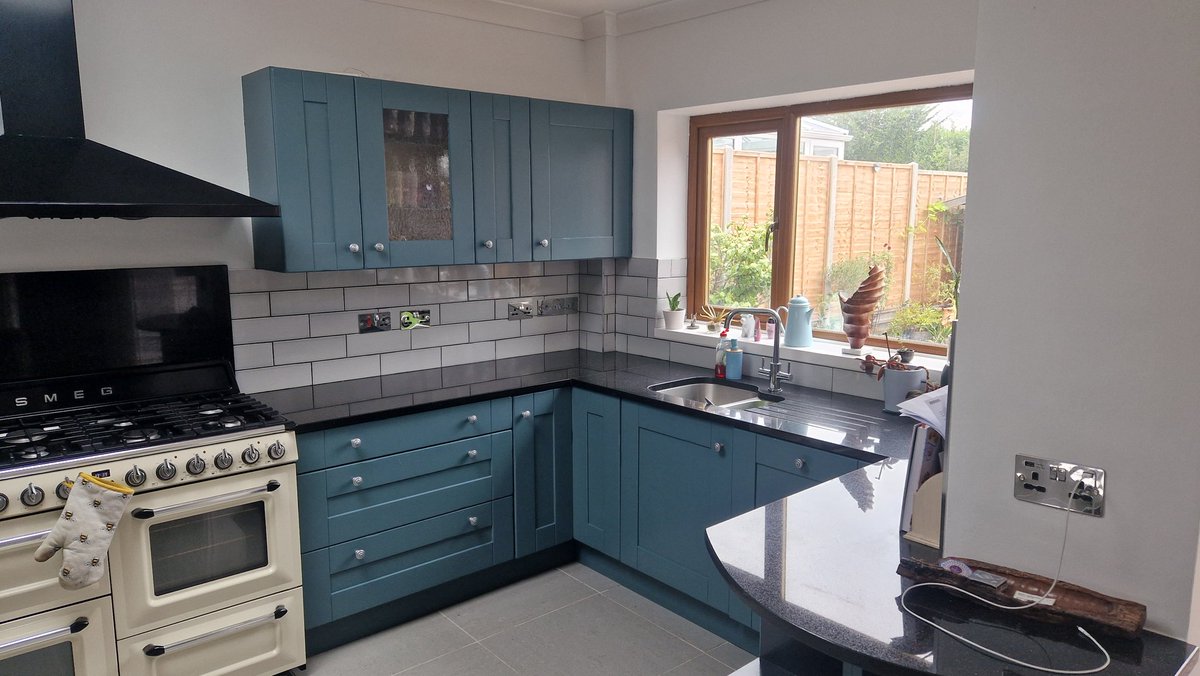 Prestigestag's tweet photo. Hand Painted Kitchen Completed. 

Kitchen cabinets: Cleaned&amp; Sanded. Followed by 2 coats of Otex and 2 coats of BM Scuff X Satin 

Colour: Inchyra blue @FarrowandBall

Products: 
Otex @Tikkurila_UK 
Scuff X Satin @Benjamin_Moore 
Rollers @TwoFussyBlokes https://t.co/c1B5kFw3yX