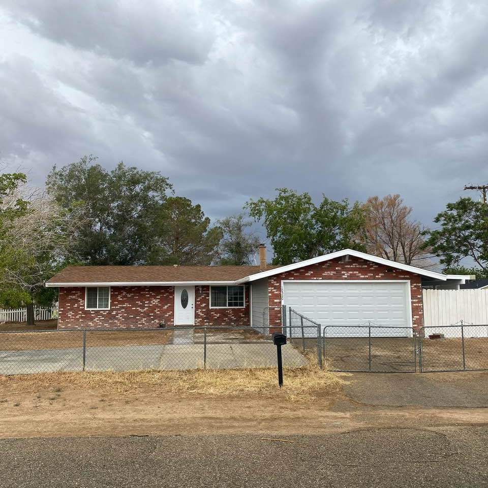Netza_Sanchez's tweet image. SOLD California City $ 232,000 Text 661-418-3375