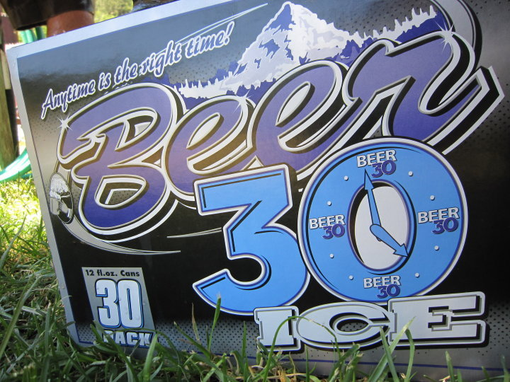 AndrewRHallett's tweet photo. @FridayBeersNFT What time is it? It's beer:30, commence suckdown https://t.co/aKvX1rboKd