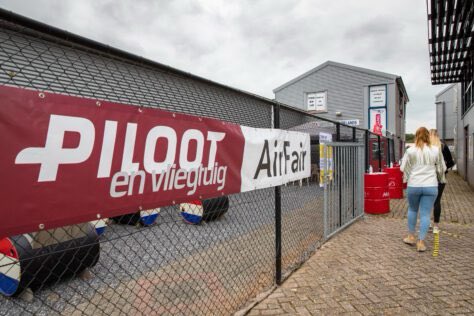 airfairteuge's tweet photo. Morgen! De Piloot & Vliegtuig @airfairteuge op #vliegveld #teuge! Kom jij ook?
#vliegveld #luchtvaart #teuge #vliegtuig #apeldoorn #gelderland #plane #flyin #airfair #uitje #weekend #markt #ehte https://t.co/hcK7Rll0U2