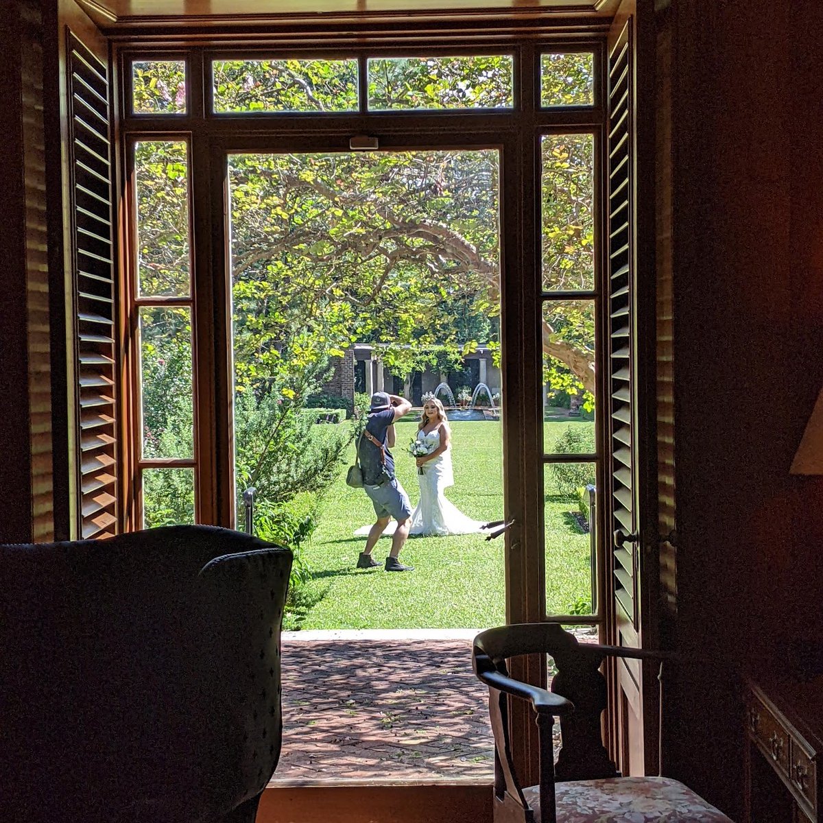 Longue Vue is the perfect place to capture your special memories!

Visit our site to learn about photography packages. Packages include access to all eight acres of our historic gardens. Special Occasion packages with private dressing space are available. bit.ly/3qpBrPw