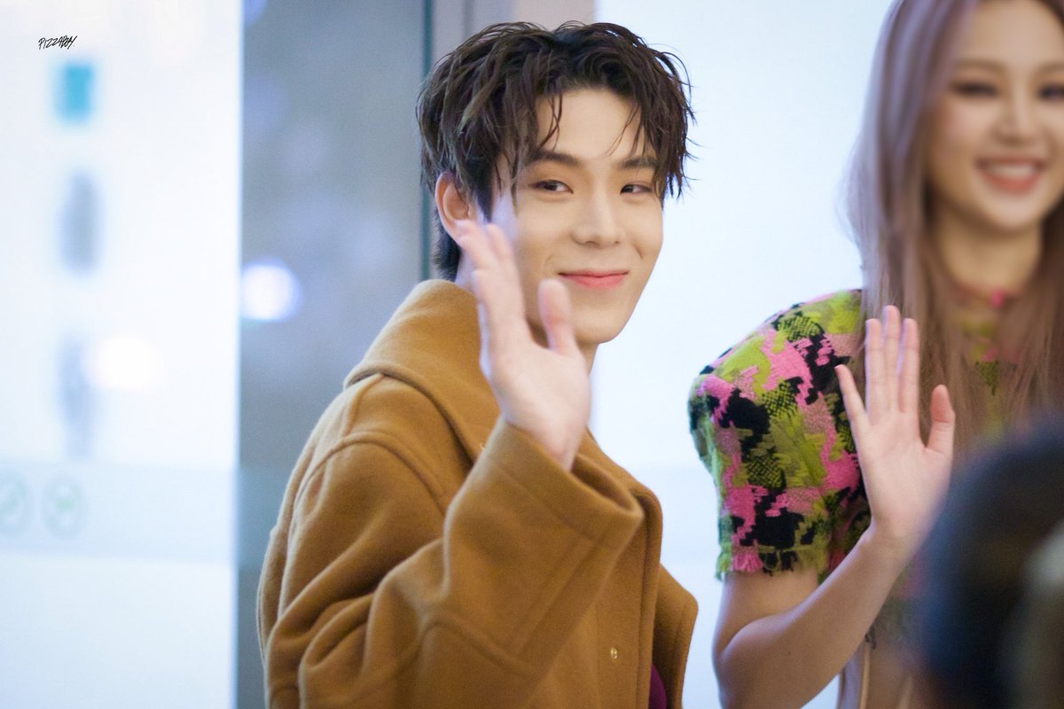 PIZZABOY_JJ's tweet photo. - 220909 - 👋🏻 @JJksnp 

#JAYLERR
#Mchoice2022 https://t.co/1b3ji9Go86
