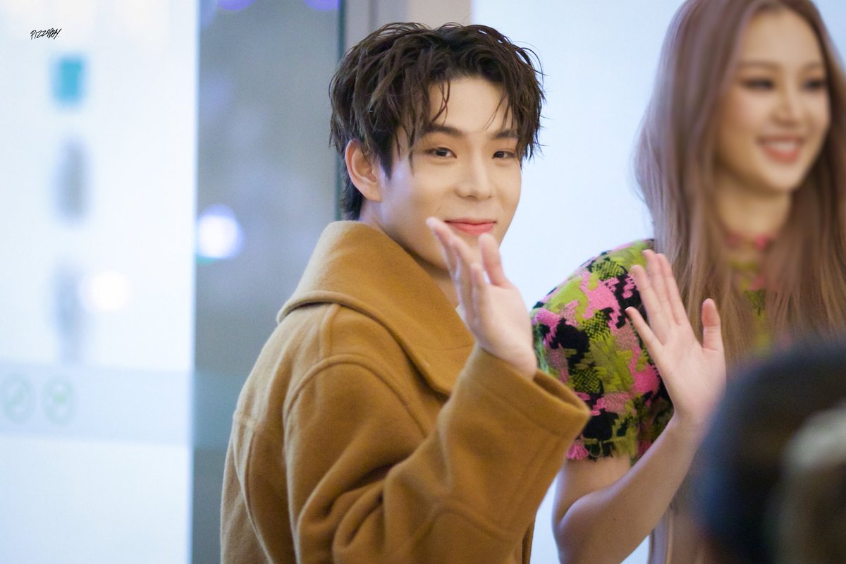 PIZZABOY_JJ's tweet photo. - 220909 - 👋🏻 @JJksnp 

#JAYLERR
#Mchoice2022 https://t.co/1b3ji9Go86