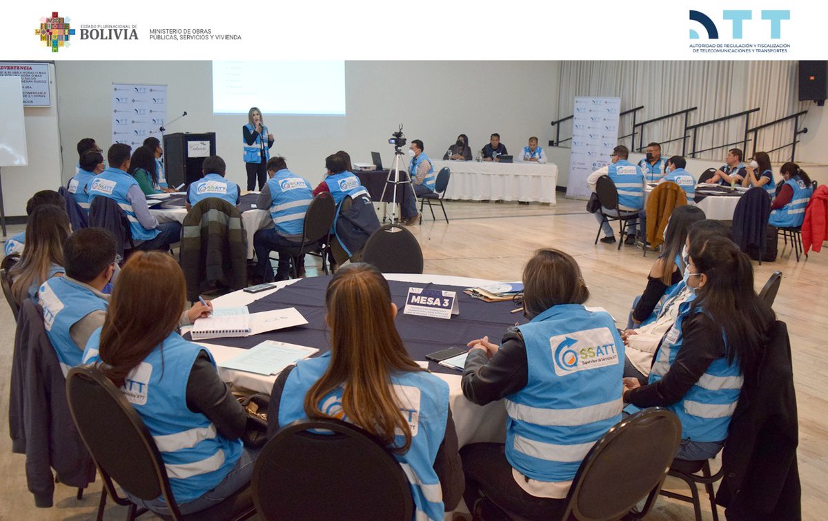 ATTBolivia's tweet photo. A la cabeza del Director Ejecutivo de @ATTBolivia, Néstor Ríos, se realiza el Taller Nacional de Análisis Regulatorio para Supervisores de Servicios de la ATT - #SSATT, con personal de atención a los usuarios de #transportes de todo el país.
#EstamosSaliendoAdelante https://t.co/0Zhv7p9qH6