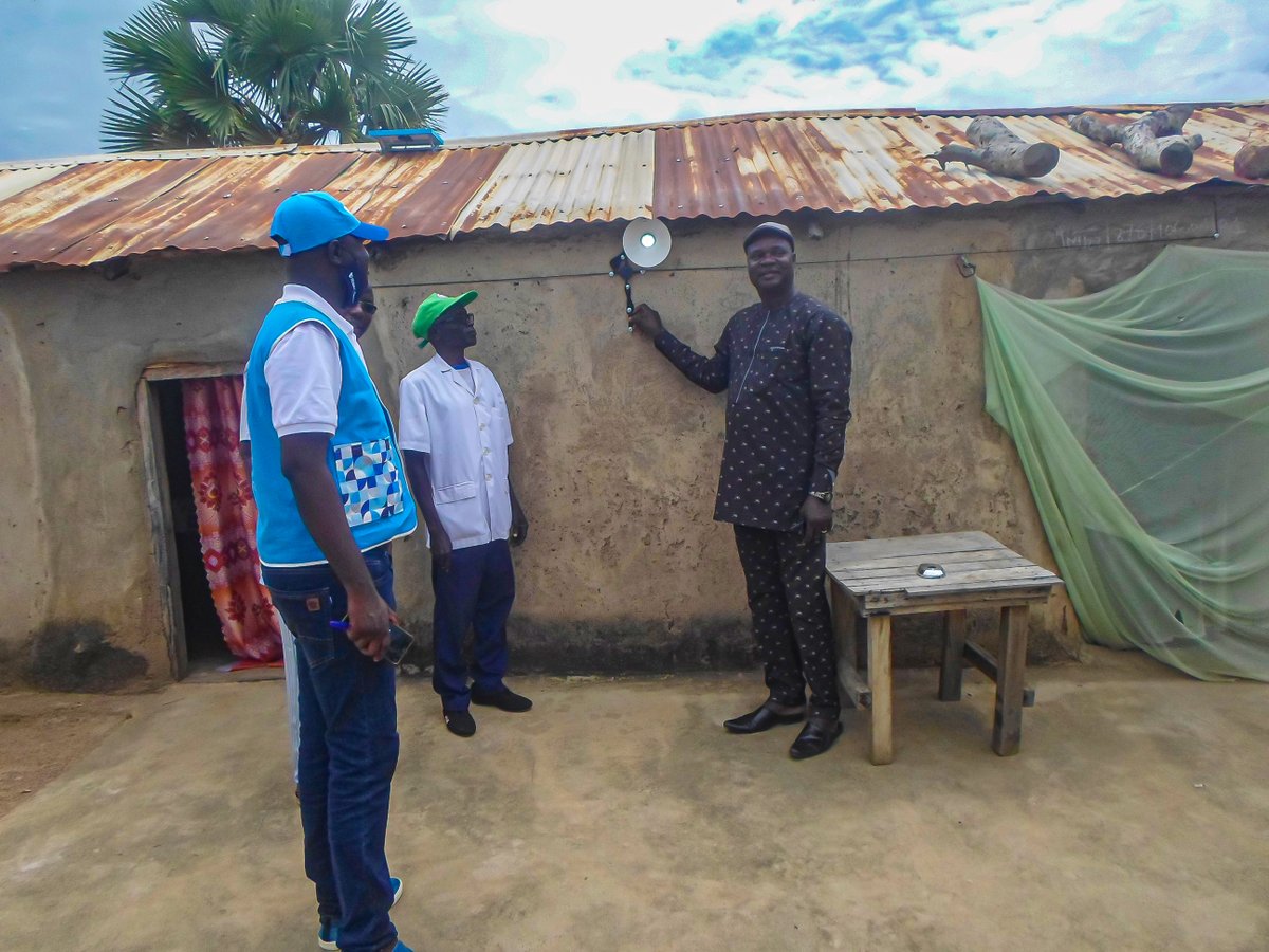 Pour soutenir les efforts du Gouvernement Togolais  dans le cadre du Programme d’Urgence pour la Région des Savanes (PURS), Bboxx-EDF Togo a procédé à une remise de don de kits solaires aux populations de Warkambou (Dapaong) ce jeudi 08 Septembre 2022.

#Bboxx #Don #PURS #Togo