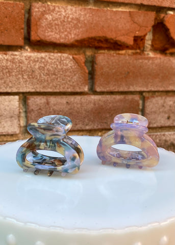 redribbon125's tweet photo. Our hot selling product: Land of Lucy Mini Oval Clip , see at https://t.co/uKNdS7VvyP https://t.co/SRiXK0iv74