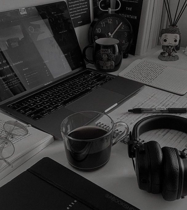 studiegabi's tweet image. oii, sou nova no
 #studytwt | #studytwtbr 

• gabi, 15 anos
• ela/dela 
• 1º EM 
• medicina ENEM | não tenho certeza!  
• pt-br/eng 
• objetivo: parar de procrastinar e ter mais disciplina 

# livros, café, mpb, exatas, carros e velozes e furiosos