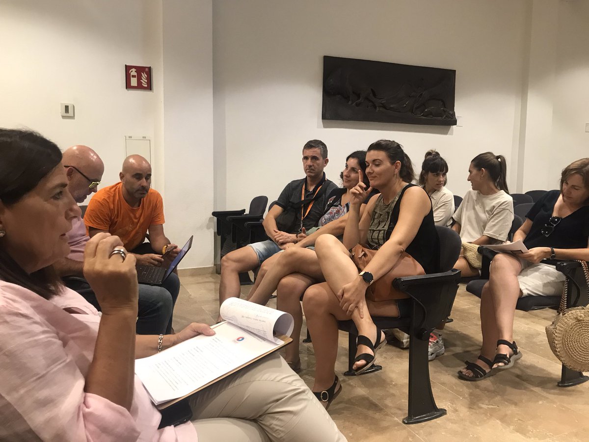 aliancesmagnet's tweet photo. ‘Com aprenen avui? Una mirada des de l’escola’ és el títol d’una exposició  impulsada per l’aliança de l’escola @EscolaSaavedra, el @MAMTarragona i l’@etseURV q s’inaugurarà el desembre

Avui hem visitat l’espai que ocuparà al @MAMTarragona amb bona part del claustre de l’escola https://t.co/Ja4YGb2bsC