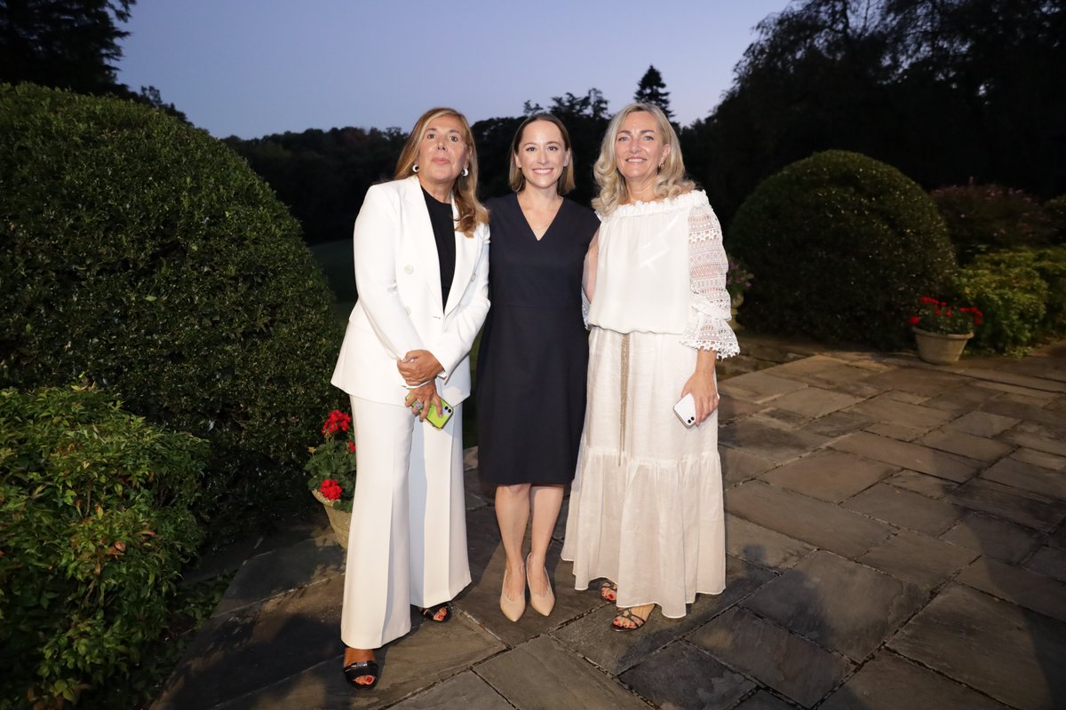 ItalyinUS's tweet photo. Congratulations to @NBCNews's @ckubeNBC, recipient of the 2022 Urbino Award, the prize symbolizing Italy’s recognition of the excellence of American press since 2006, cementing the 🇮🇹🇺🇸 bond through the Renaissance jewel of Urbino! A great celebration yesterday at Villa Firenze! https://t.co/eVyWfwrdjB