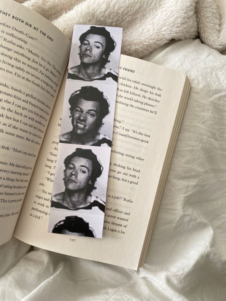 lukewhose's tweet photo. 𓂃livros lidos em 2022. 

“entre a vida e morte, há uma biblioteca” https://t.co/cLZ9dw7siT