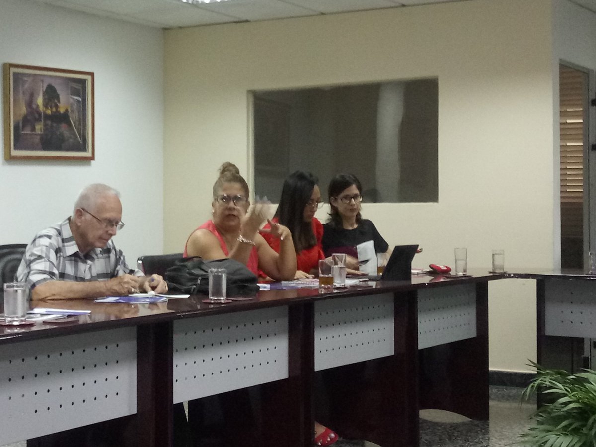 Azumat_Azcuba's tweet photo. Participa #Azumat_Azcuba en la reunión de comunicadores de las empresas nacionales del @GAzcuba. Como invitado, estuvo parte del consejo editorial de la revista Cartelera de Ediciones Cubanas de Artex, interesados en alianzas para la promoción del sector #azucarero. https://t.co/OhR5KlfPjh