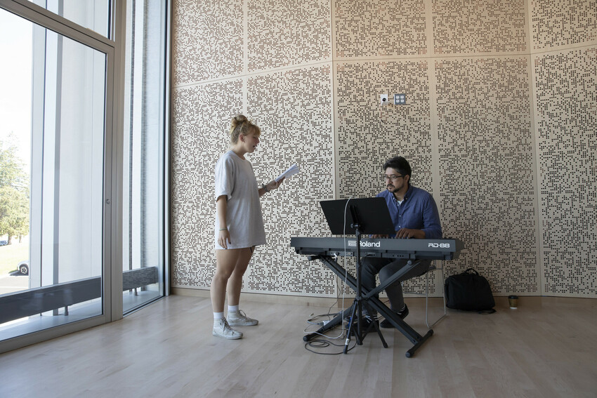 College of the Holy Cross tweet media